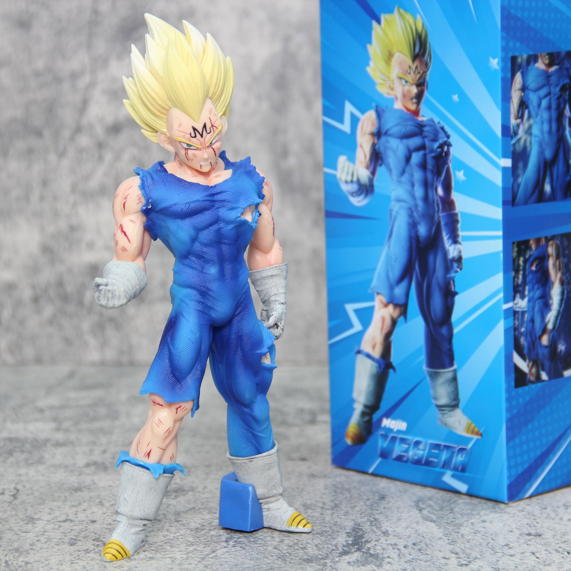 Vintage Collectible Figurines - Dragon Ball Z Süper Saiyan Prens