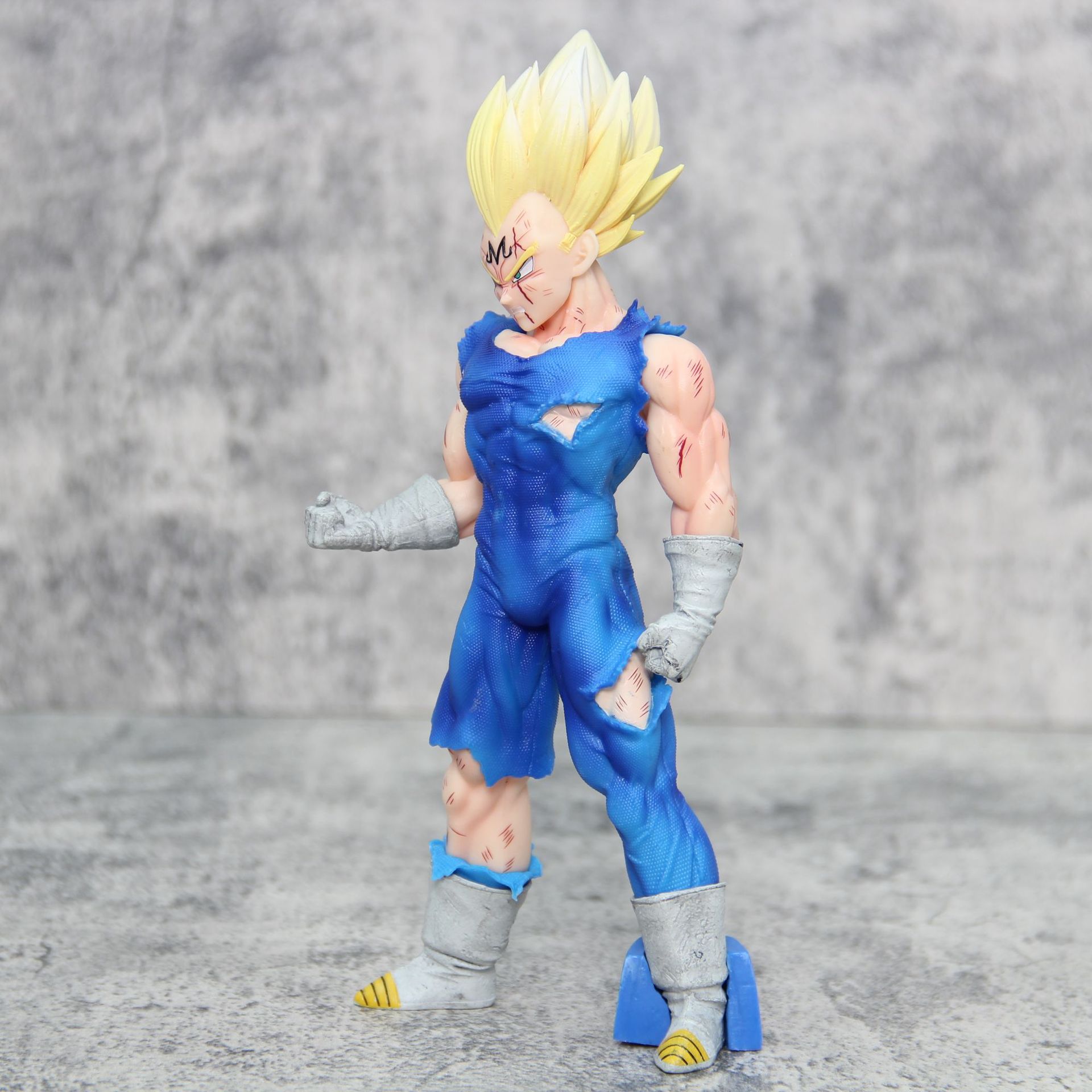 Dragon Ball Z Süper Saiyan Pre - Vintage Collectible Figurines incelemesi ve fiyatı